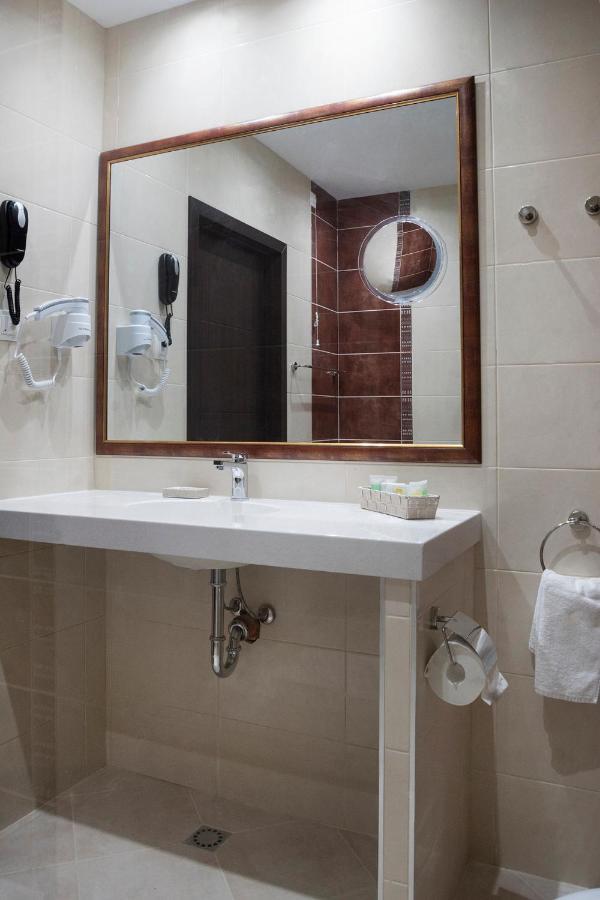 פמפורובו Hotel Niken מראה חיצוני תמונה