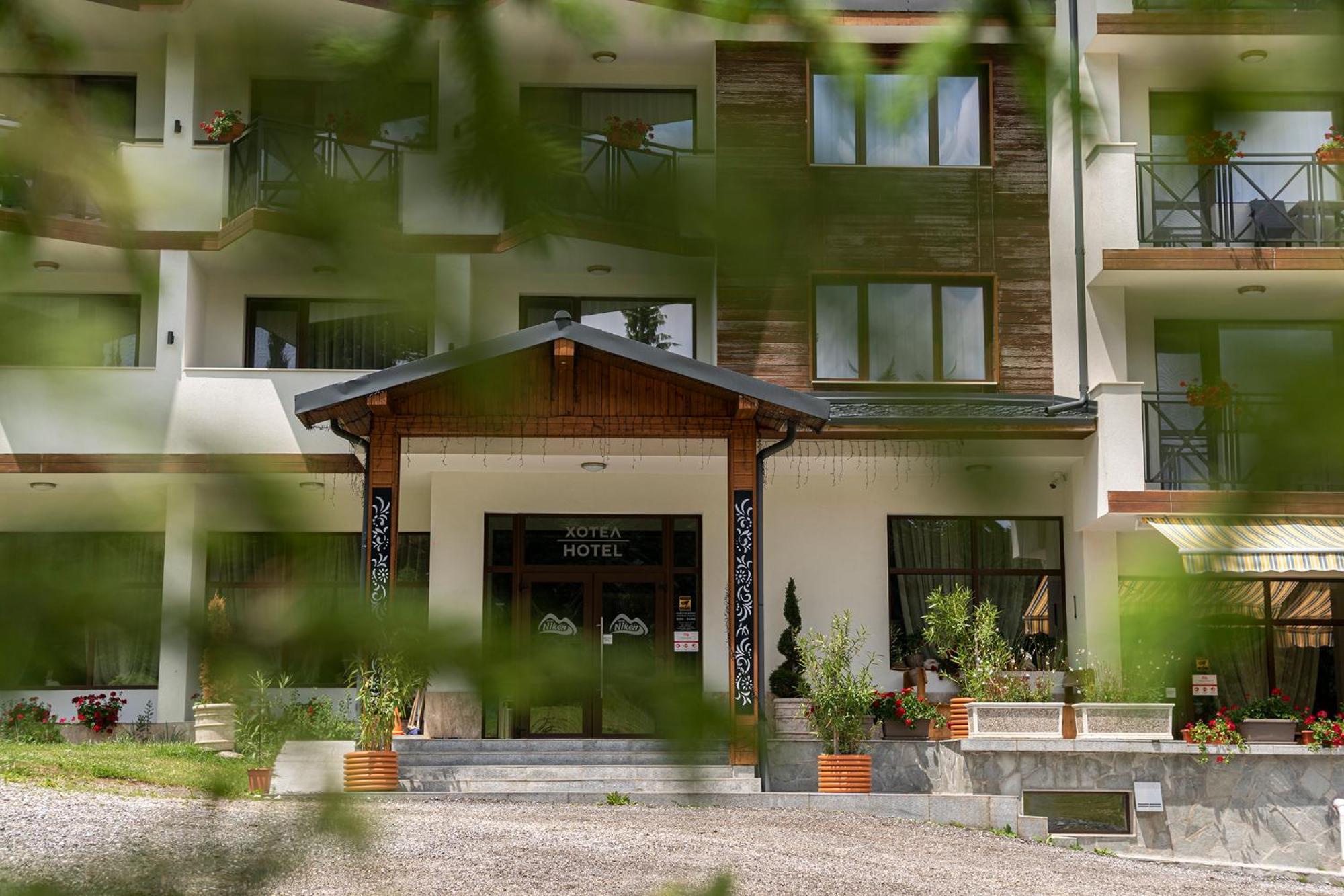 פמפורובו Hotel Niken מראה חיצוני תמונה