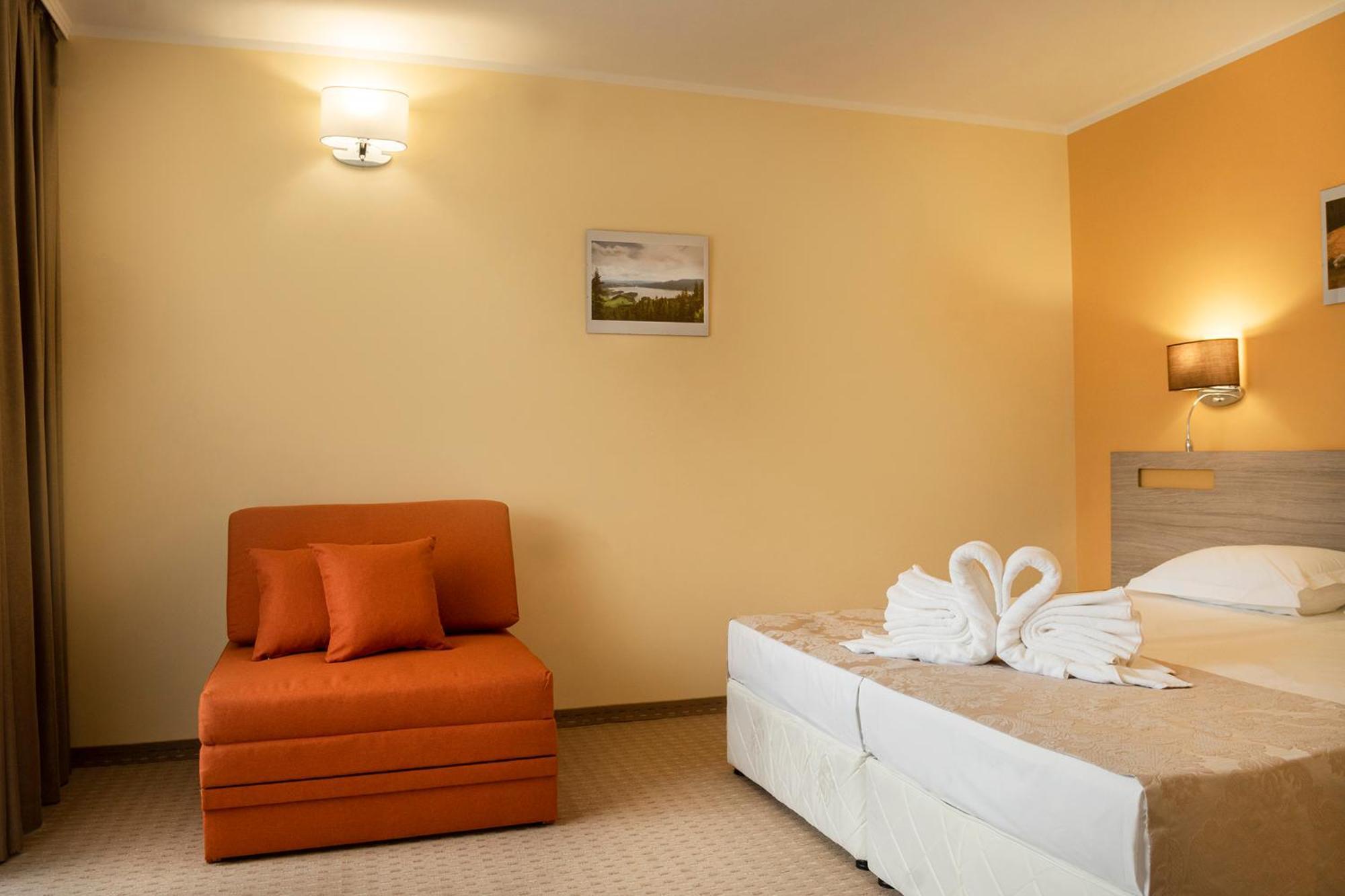 פמפורובו Hotel Niken מראה חיצוני תמונה